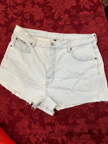 شورتک جین باکیفیت و خوشکل از برند H&M کد 0102